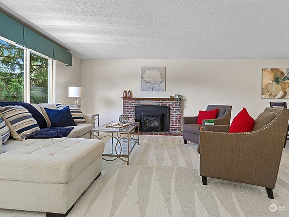 3rd image of 13504 90th Avenue NE