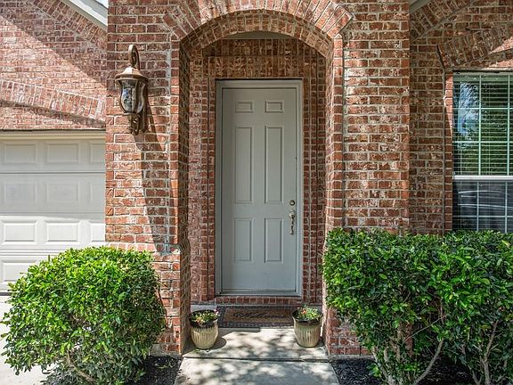 3rd image of 5704 Greenmeadow Dr