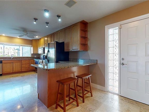 4th image of 4304 Harbor House Dr