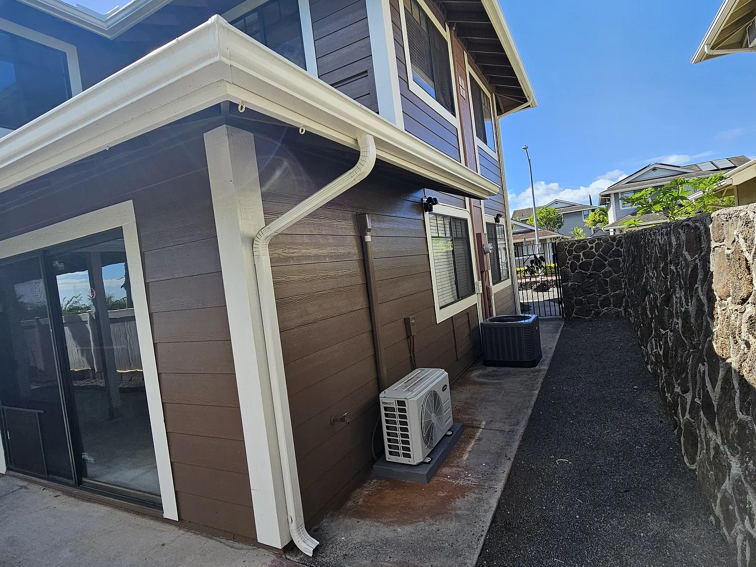 3 bed, 2.5 bath, 1750 sqft, $3,900 — Photo 4