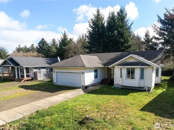890 Vagabond Avenue SW, Ocean Shores, WA 98569