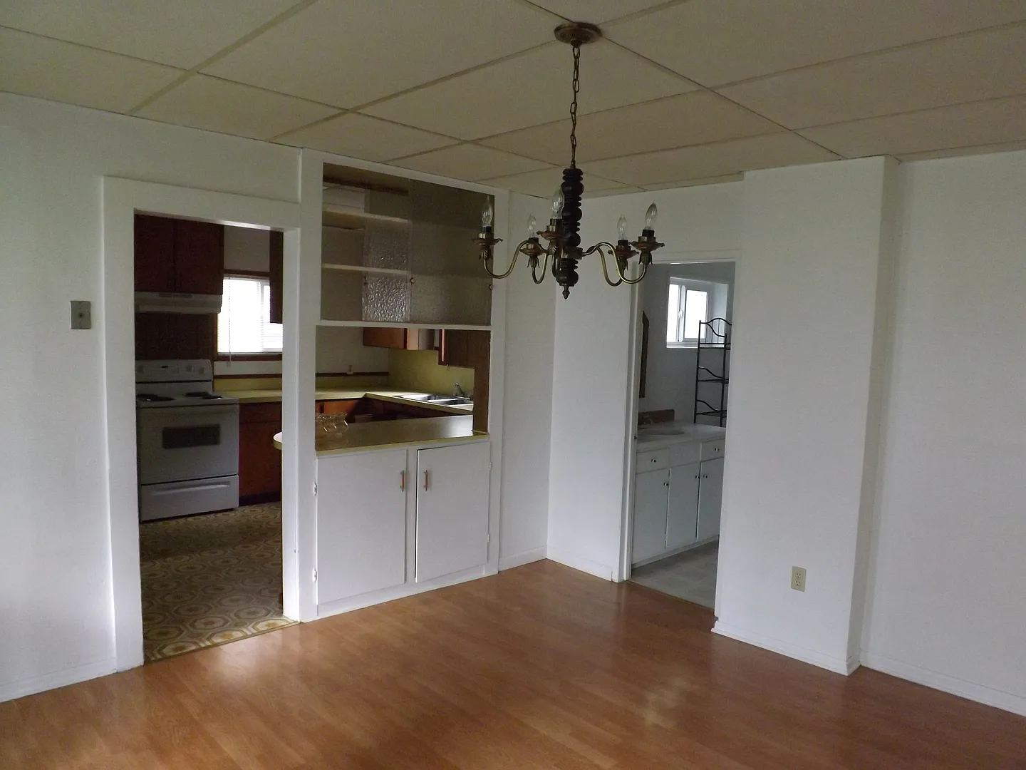 3 Bedroom 2 Bath House with an office — Photo 2