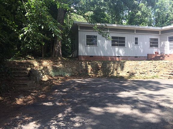 2nd image of 301 Chase Ave