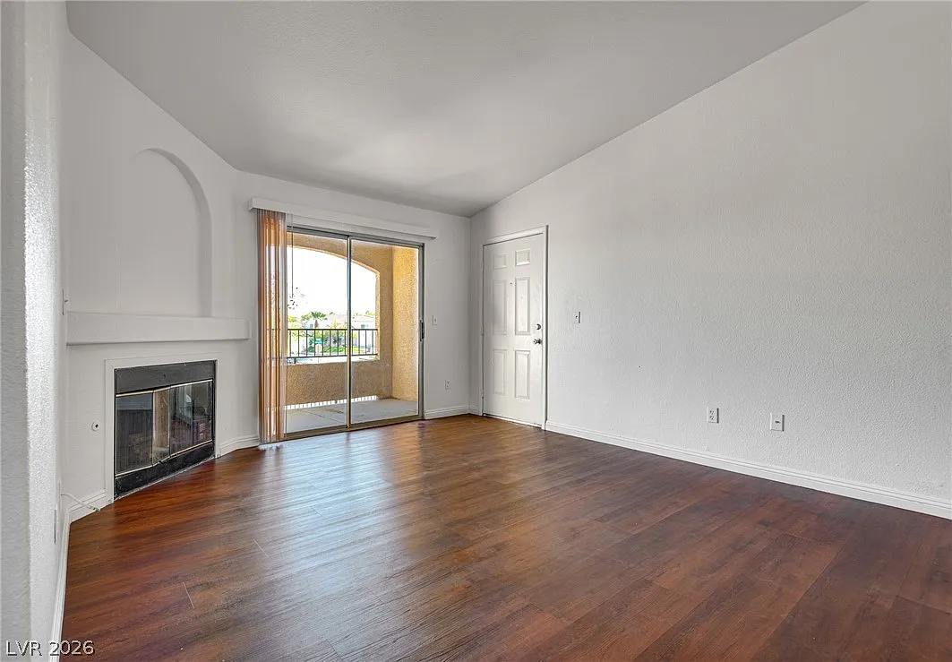 3 bed, 2.0 bath, 1134 sqft, $1,695 — Photo 3