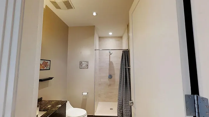 Sold by Urban Living International | media 9