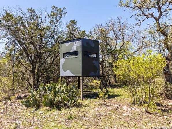 1974 PR 3214, Dhanis, TX 78850