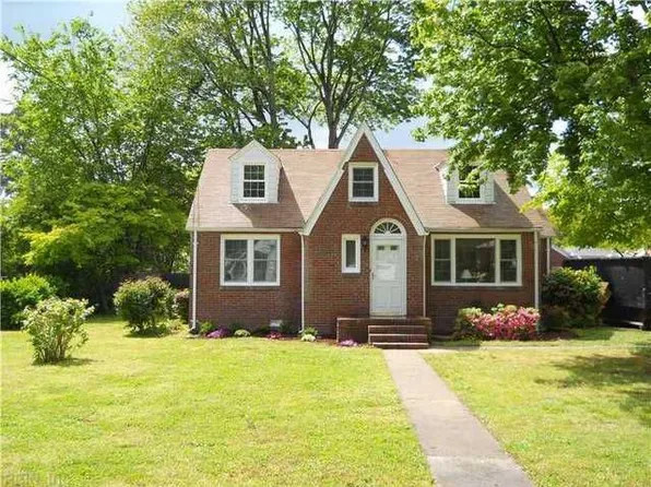 1219 Hawthorne Dr, Chesapeake, VA 23325