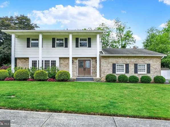 2925 Broxton Ln, York, PA 17402