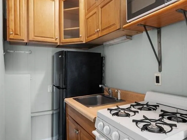 100 4th Ave #1 — Photo 3