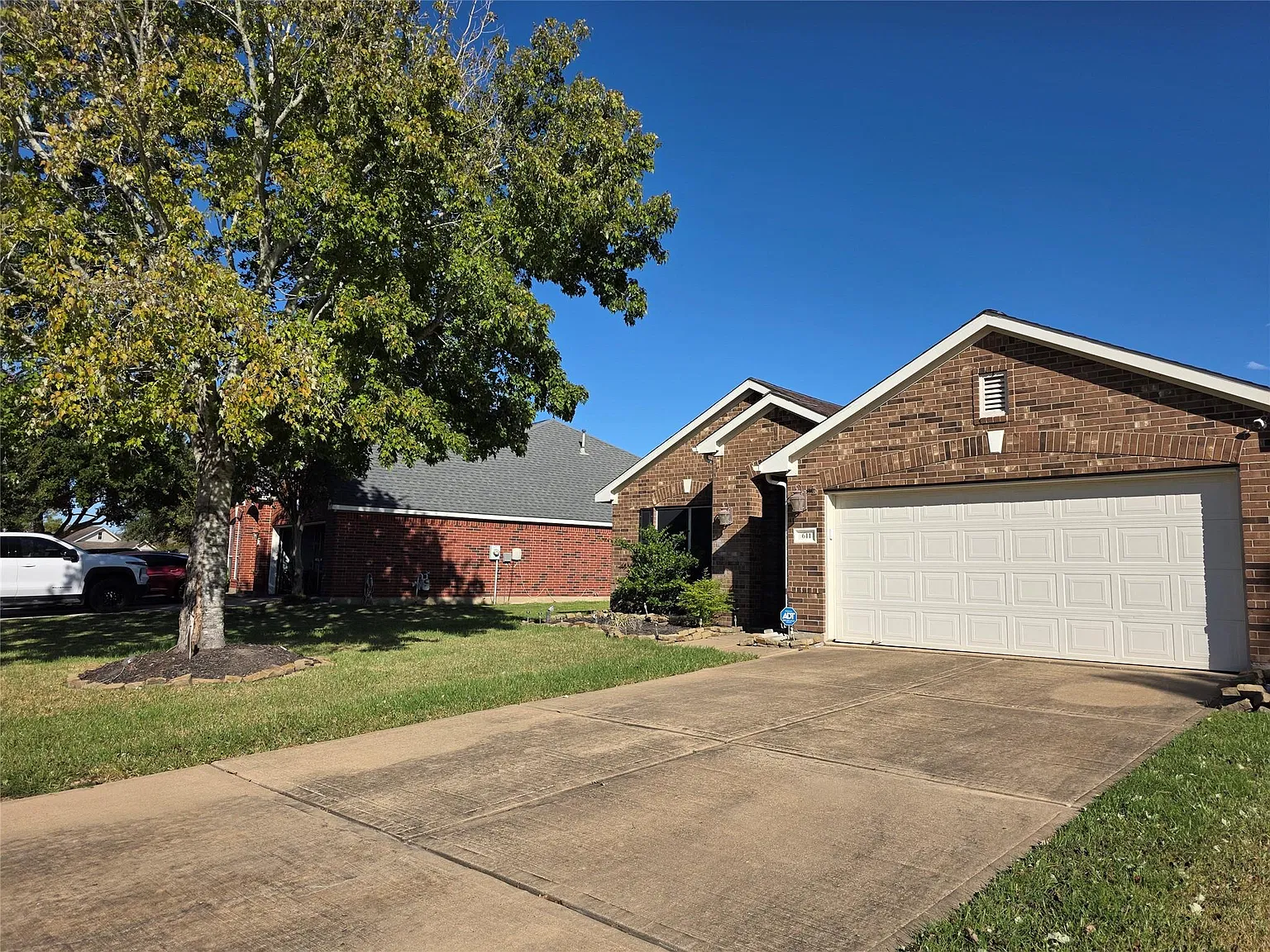 3 bed, 2.0 bath, 1796 sqft, $2,200 — Photo 3