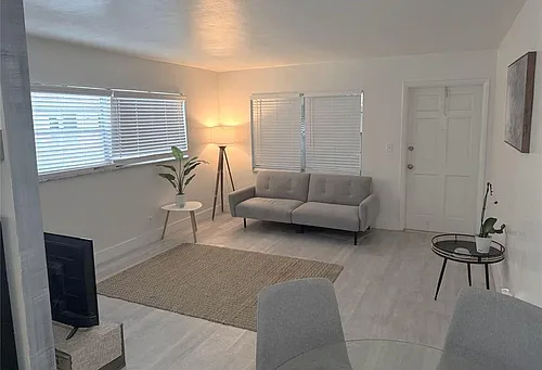 1638 Plunkett St #4 Photo 1