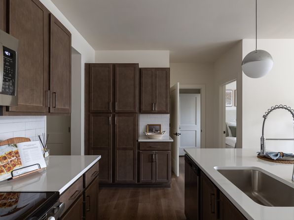 3389 Endeavor Ln #7B-1126