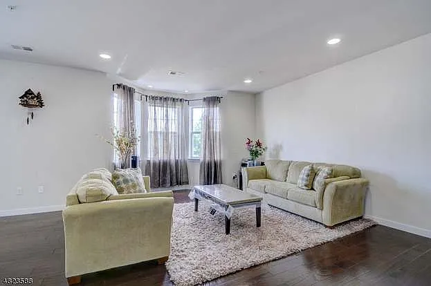 331 Pond Ln — Photo 82