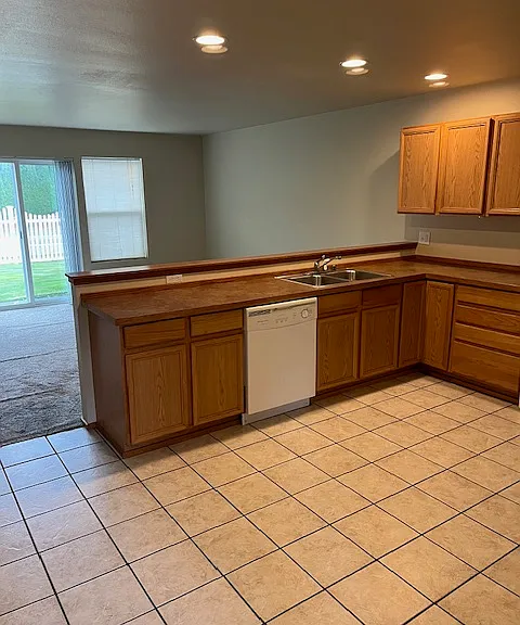 2296 James Cir #C — Photo 4