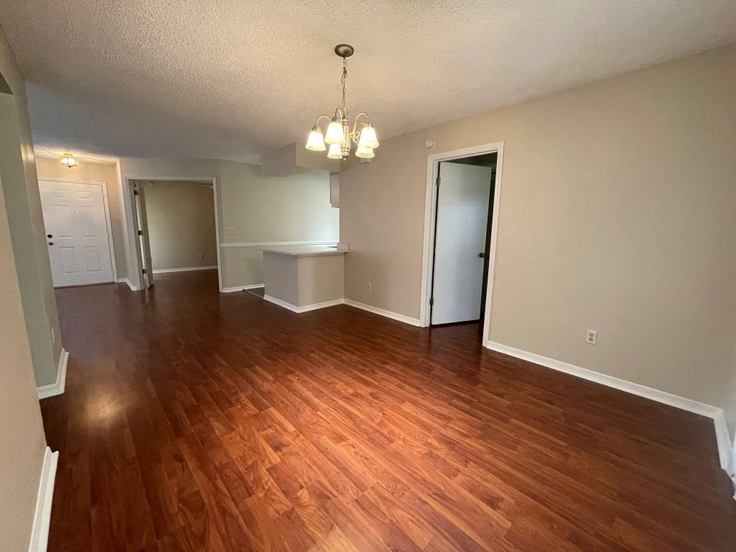 3 bed, 2.0 bath, 1270 sqft, $1,650 — Photo 4