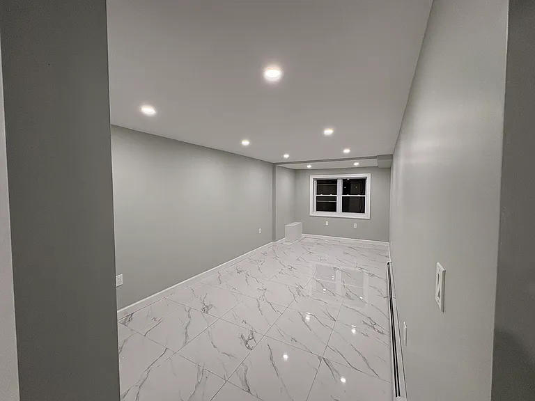 2819 Schurz Ave #2 — Photo 4