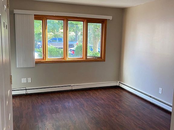 4th image of 144 Sandalwood Dr Floor 1