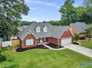 2722 King Arthur Ct SW, Decatur, AL 35603