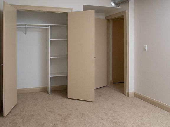 5th image of 12635 Larchmere Blvd