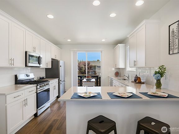 5th image of 18818 132nd Street E