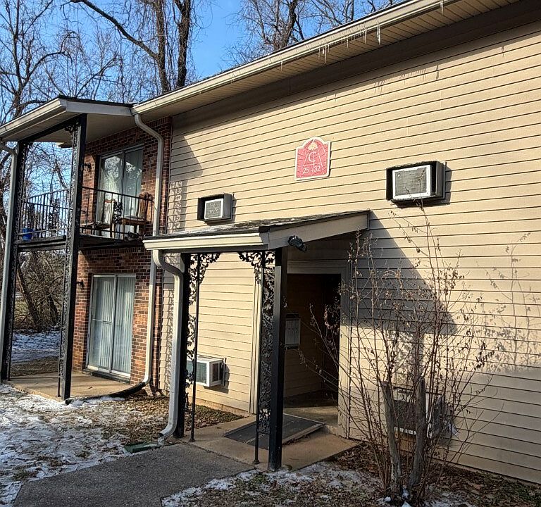 1st image of 1418 E Main St #C30