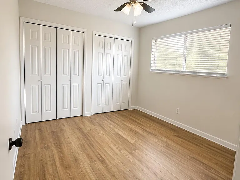 412 Breezy Ln #3 — Photo 8