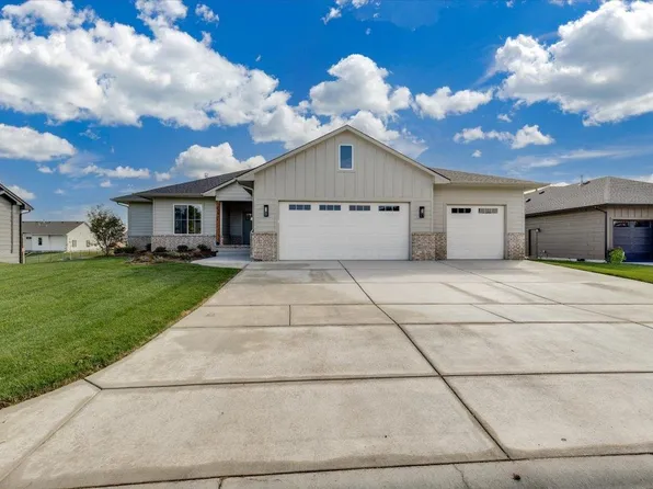 234 S Wellcrest Cir, Goddard, KS 67052