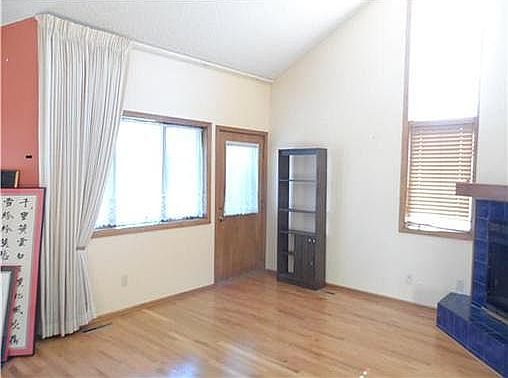 Fireplace & hardwood floors