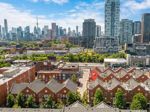 70 Munro St #3, Toronto, ON M4M 2S9