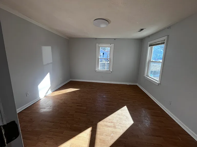 706 Ridge Ave — Photo 1