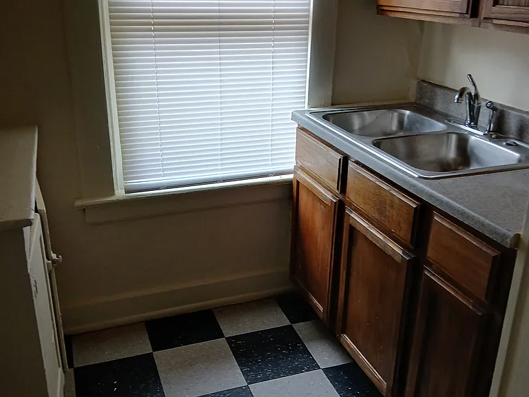 1361 S Floyd St #15 — Photo 6