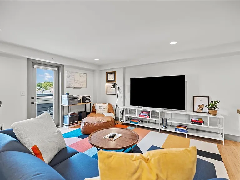800 Highland St — Photo 19