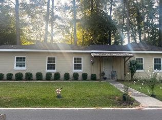 219 Ridgewood Dr, Statesboro, GA 30458