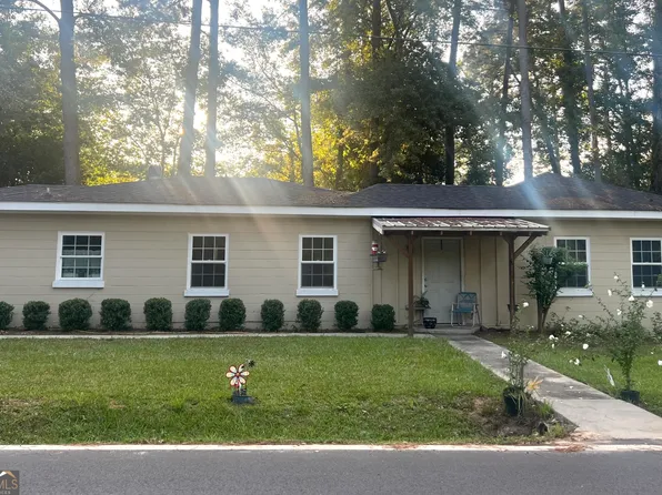 219 Ridgewood Dr, Statesboro, GA 30458