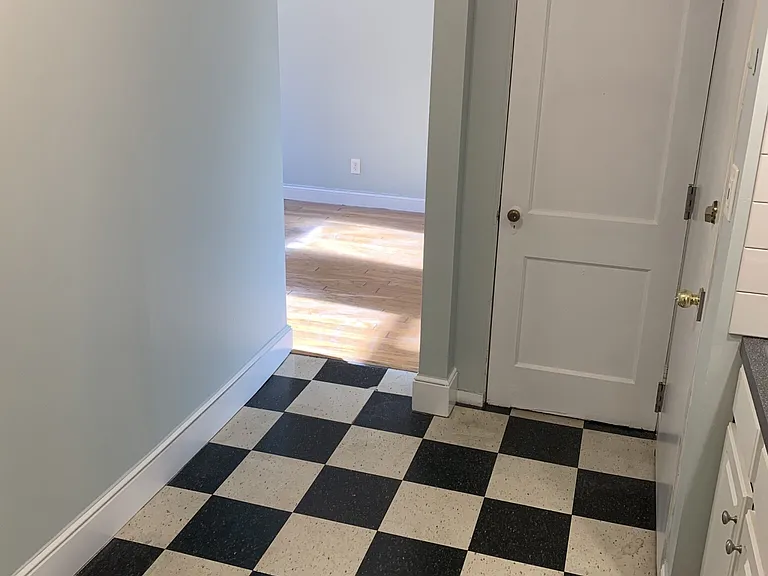 96 Strathmore Rd #1B — Photo 13