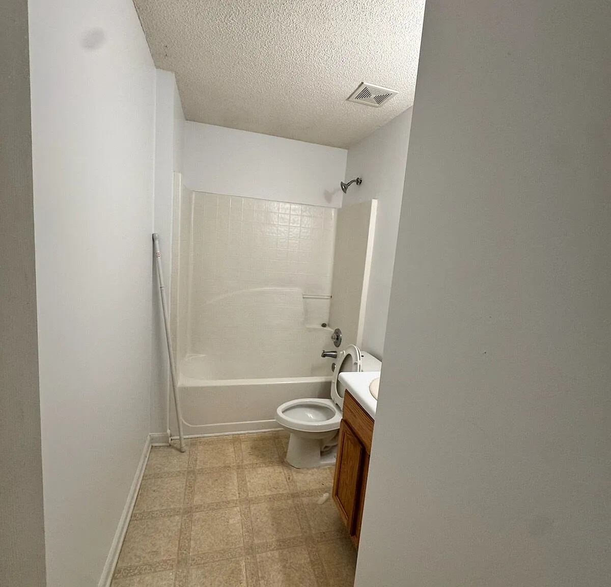 3 bed, 2.0 bath, 1378 sqft, $1,775 — Photo 3
