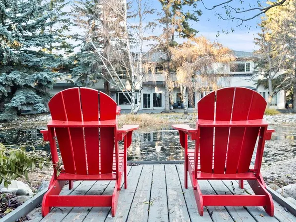 4037 S 42nd St NW #239, Calgary, AB T3A 2M9