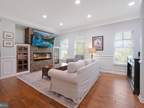 100 Washington St, Occoquan, VA 22125