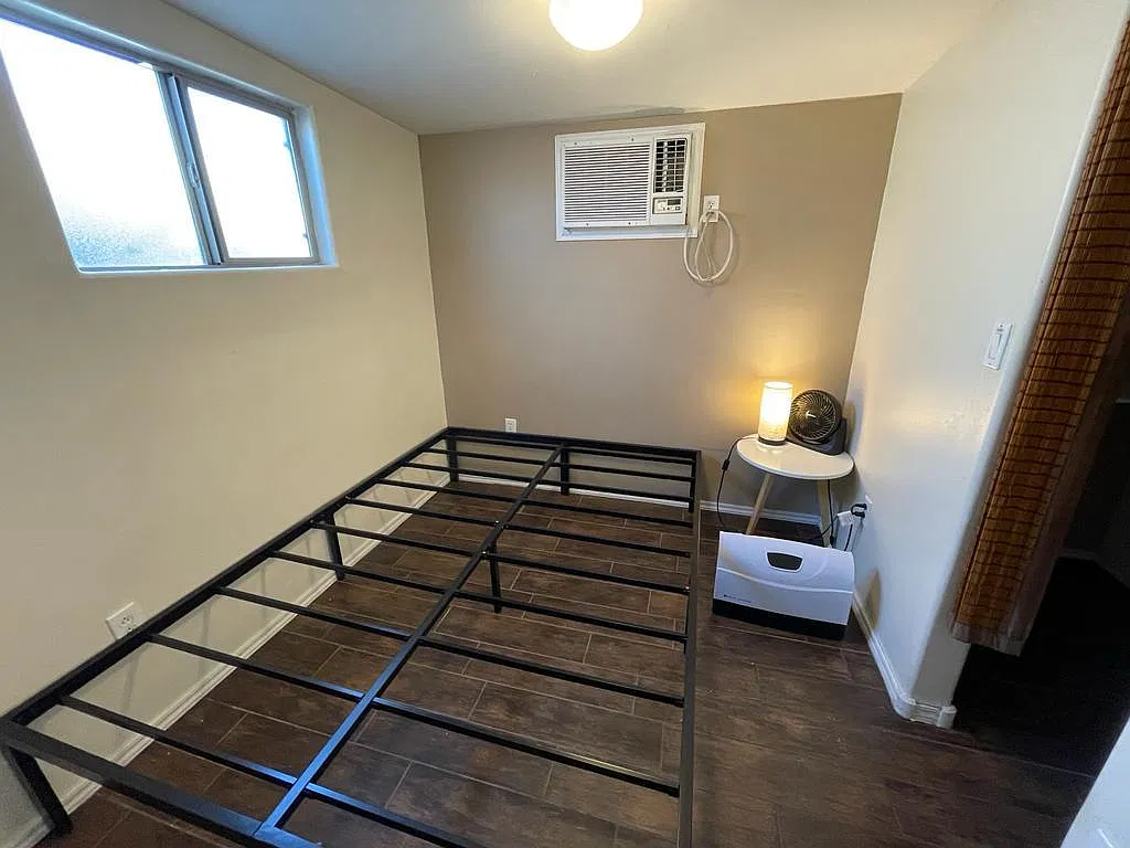 545 N Sirrine — Photo 4