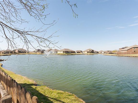 2nd image of 2513 Ressie Ln