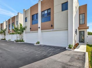 4208 NE 7th Ter, Oakland Park, FL 33334