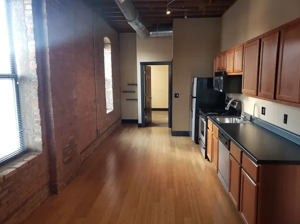 329 S Washington Sq #E, Lansing, MI 48933