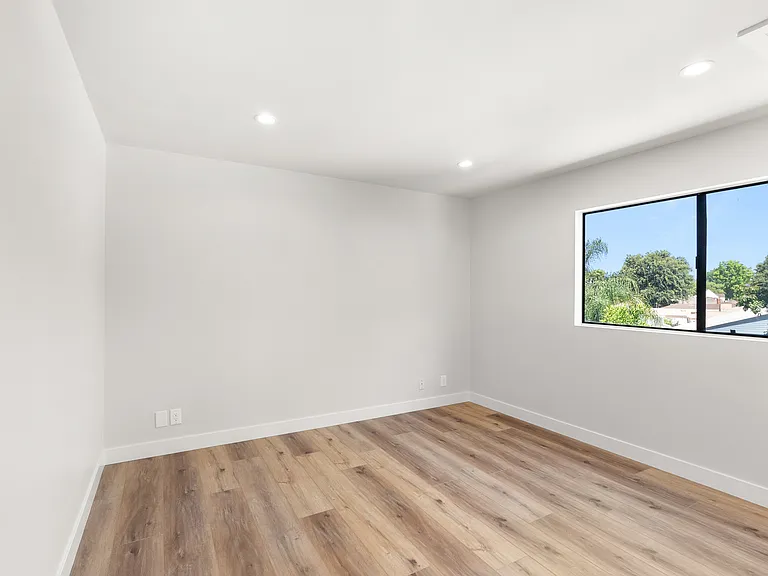 3405 W Verdugo Ave — Photo 9