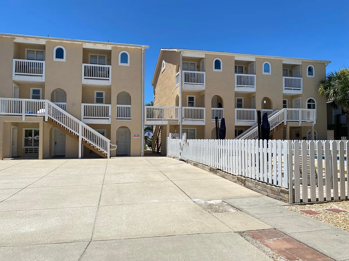 Building Photo - 5301 Thomas Dr #35