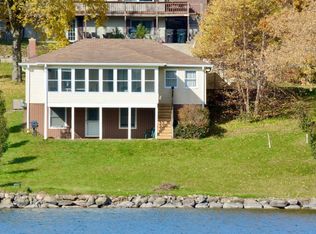 N7408 Kettle Moraine Dr, Whitewater, WI 53190