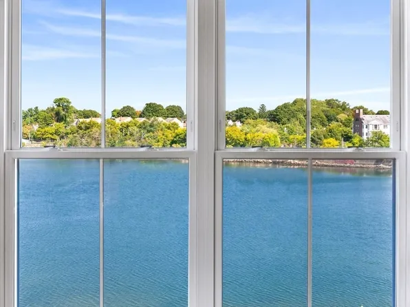 18 Franklin St #402, Salem, MA 01970