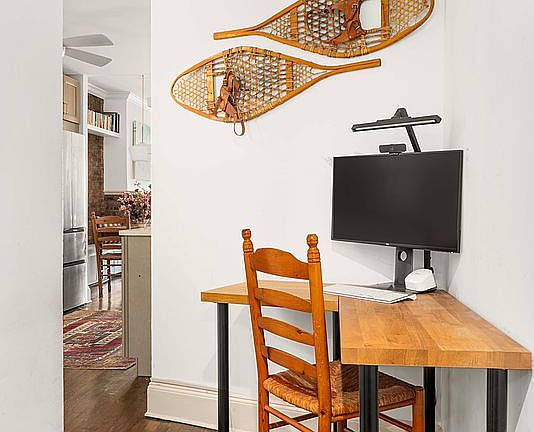 4th image of 452 15th St APT 1R