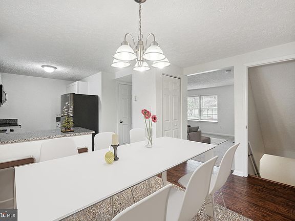 2nd image of 9252 Redbridge Ct