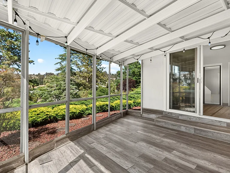 10420 Greenview Dr — Photo 38