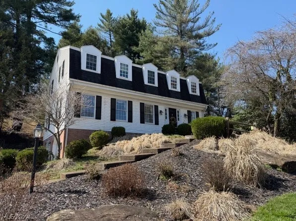 6 Lynnwood Dr, Vienna, WV 26105